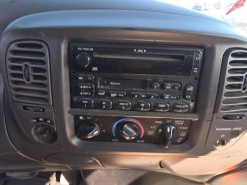 Used 2003 Ford F150 XLT image 22