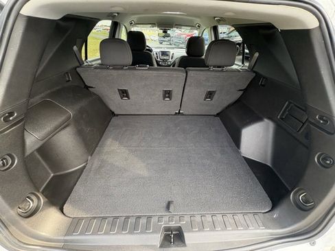 Used 2022 Chevrolet Equinox LT w/ Driver Convenience Package image 29