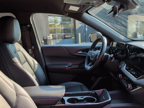 Used 2025 Chevrolet Equinox LT w/ Convenience Package II FWD image 25