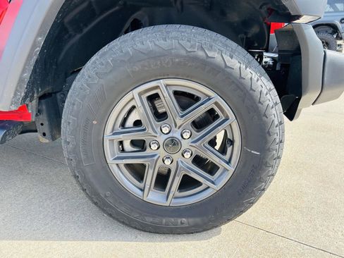 Used 2024 Jeep Wrangler Sport S image 37