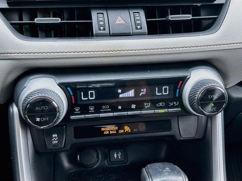 Used 2019 Toyota RAV4 XLE Premium w/ All Weather Liner Package AWD/4WD image 33