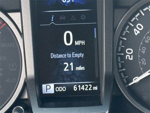 Used 2022 Toyota Tacoma TRD Off-Road image 16