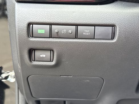 Used 2025 Nissan Sentra SV w/ All-Weather Package FWD image 12
