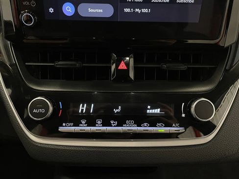 Used 2024 Toyota Corolla LE image 32