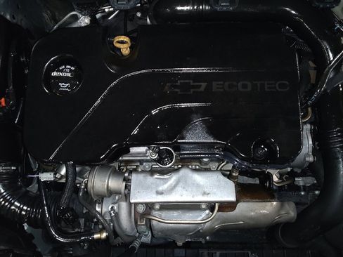 Used 2018 Chevrolet Cruze LT w/ Convenience Package image 30