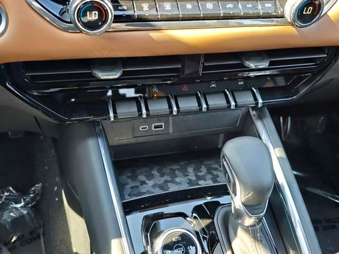 New 2026 GMC Canyon AT4 AWD/4WD image 17