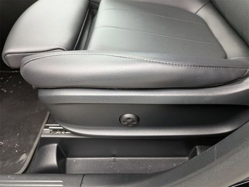 Used 2023 Mercedes-Benz GLA 250 4MATIC image 14