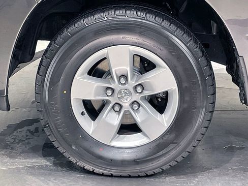 Used 2019 RAM 1500 Express AWD/4WD image 16