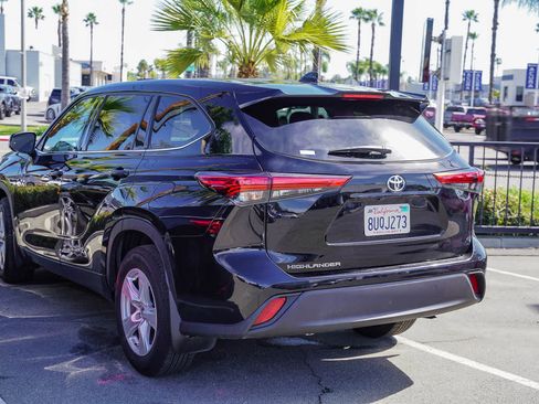 Used 2021 Toyota Highlander L image 12