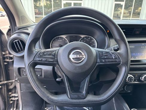 Used 2023 Nissan Kicks S image 14