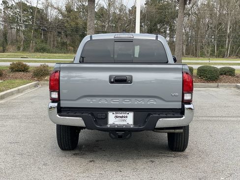 Used 2021 Toyota Tacoma SR5 RWD image 6