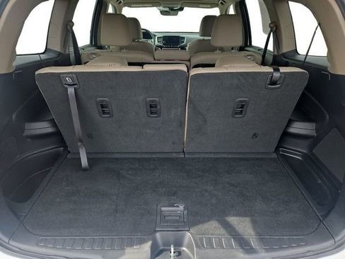 Used 2020 Honda Pilot Touring image 13