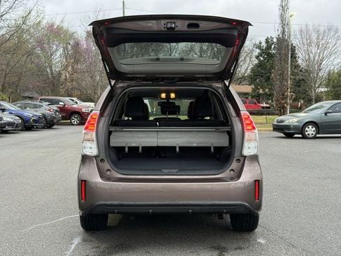 Used 2017 Toyota Prius V Five image 15