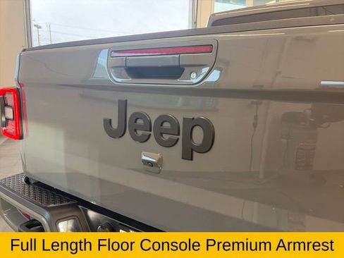 Used 2022 Jeep Gladiator Overland image 54