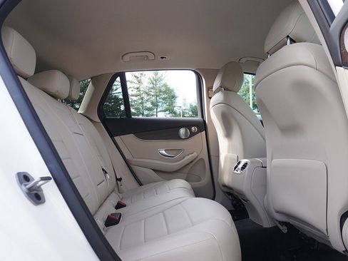 Used 2021 Mercedes-Benz GLC 300 4MATIC image 38