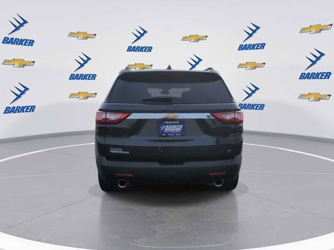 Used 2021 Chevrolet Traverse LT w/ LT Premium Package image 7