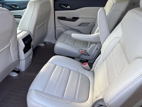 Used 2023 GMC Acadia Denali w/ Denali Ultimate Package FWD image 18