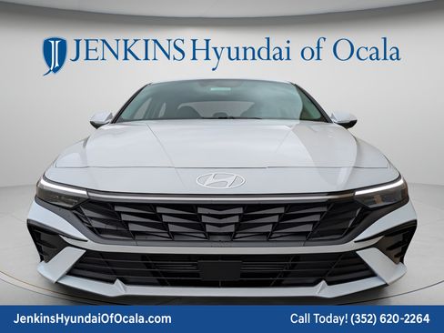 New 2026 Hyundai Elantra Limited FWD image 10