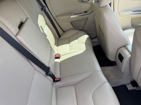 Used 2016 Volvo XC60 T6 w/ Proximity Package image 20