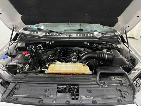 Used 2018 Ford F150 XLT w/ Equipment Group 302A Luxury AWD/4WD image 26