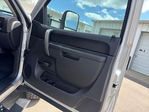 Used 2011 GMC Sierra 2500 SLE w/ SLE Preferred Package AWD/4WD image 14