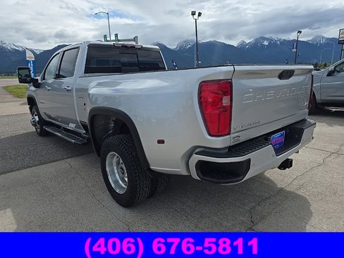 Used 2022 Chevrolet Silverado 3500 High Country w/ Safety Package II image 5