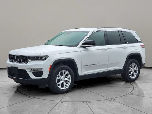 Certified 2023 Jeep Grand Cherokee Limited AWD/4WD image 3