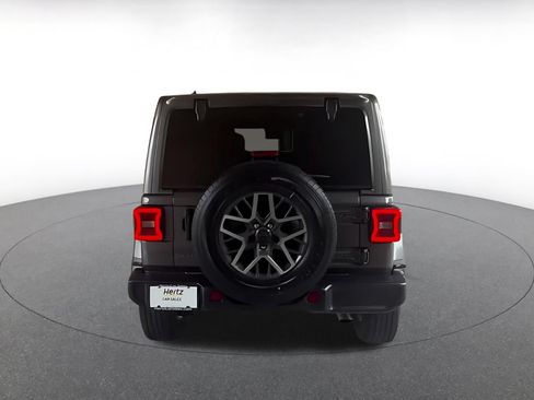 Used 2025 Jeep Wrangler Unlimited Sahara AWD/4WD image 10