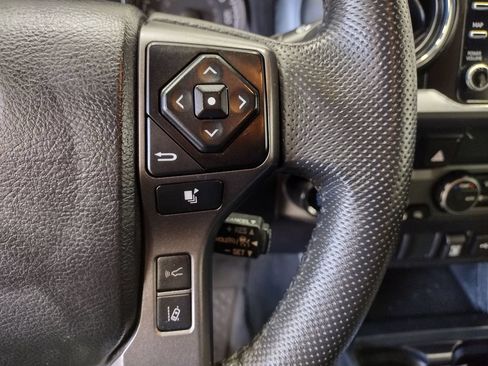 Used 2023 Toyota Tacoma TRD Off-Road AWD/4WD image 31