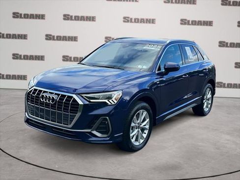 Certified 2025 Audi Q3 2.0T Premium Plus w/ Premium Plus Package AWD/4WD image 1