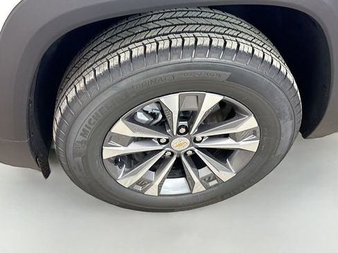 New 2026 Chevrolet Equinox LT w/ Convenience Package II image 32