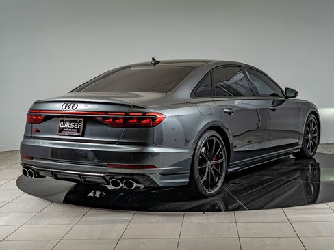 Used 2022 Audi S8 AWD/4WD image 5