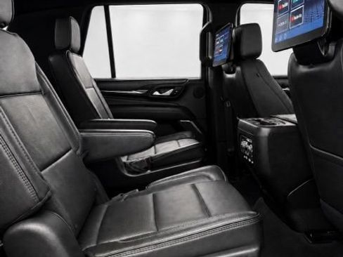 Used 2023 GMC Yukon Denali w/ Advanced Technology Package AWD/4WD image 23