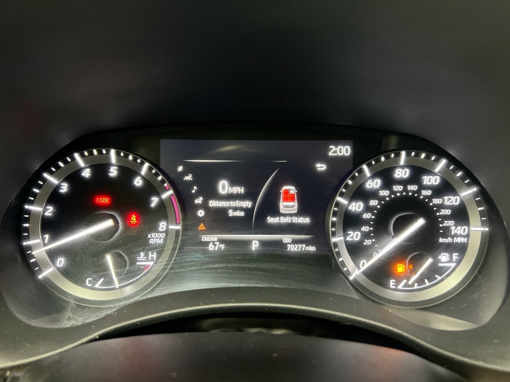 Used 2021 Toyota Highlander XLE AWD/4WD image 12