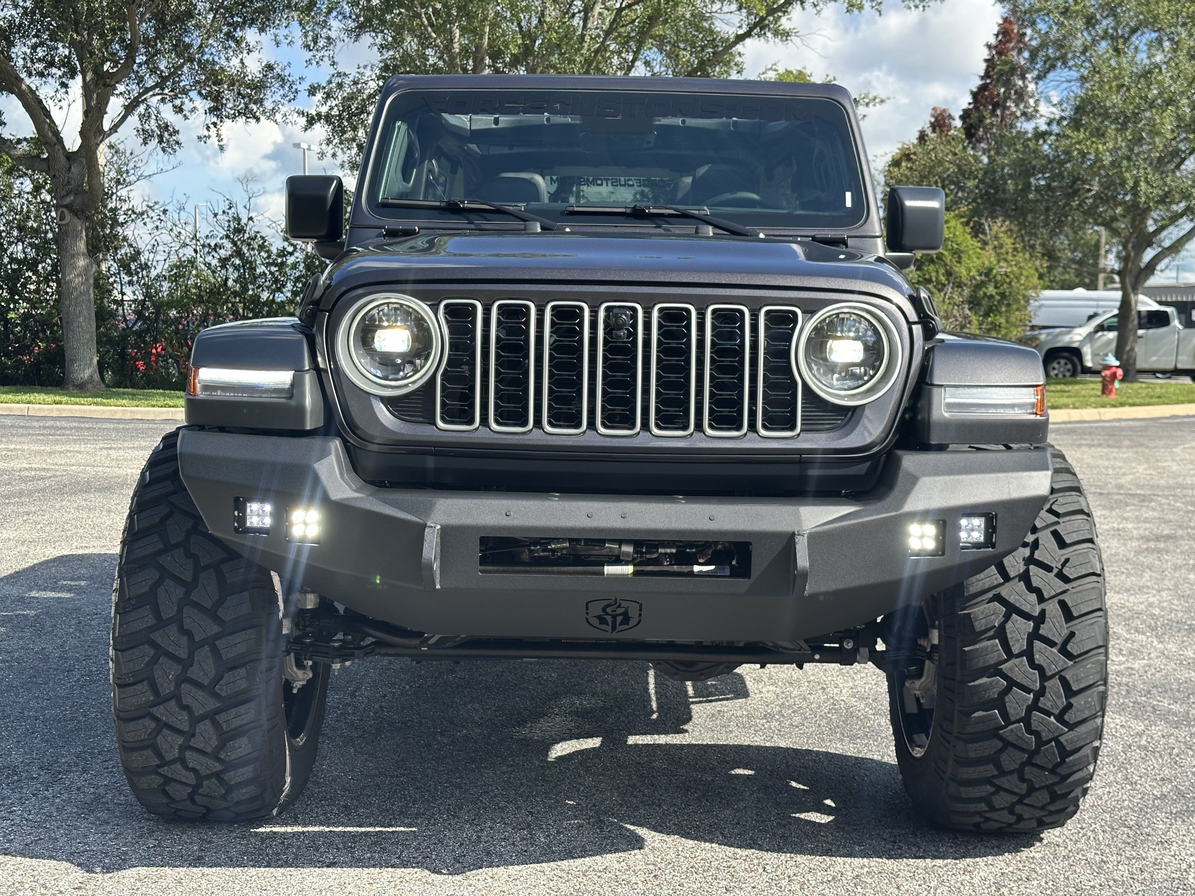 Used 2025 Jeep Wrangler Unlimited Sahara w/ Safety Group AWD/4WD image 9