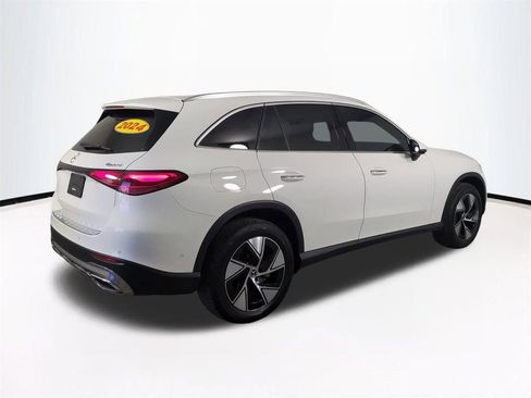Used 2024 Mercedes-Benz GLC 300 4MATIC image 5