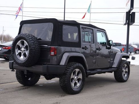 Used 2018 Jeep Wrangler Unlimited Sahara w/ Max Tow Package image 7