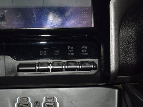 Used 2022 RAM 2500 Big Horn w/ Level C Equiment Group image 29