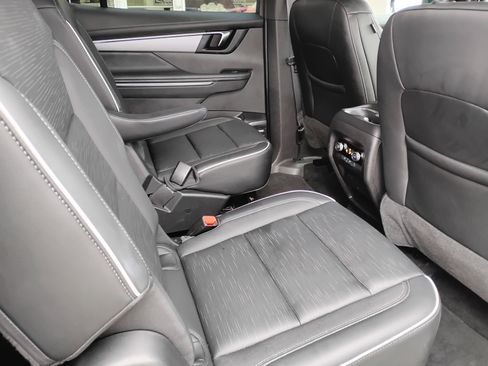 Used 2025 Buick Enclave Sport Touring image 18