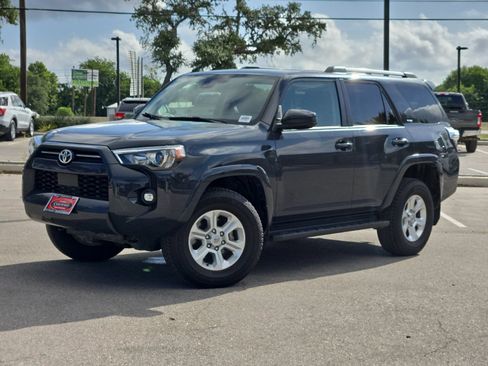 Used 2024 Toyota 4Runner SR5 AWD/4WD image 3