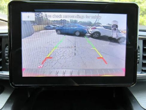Used 2020 Ford Explorer XLT w/ Equipment Group 202A RWD image 27