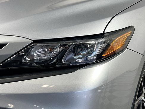 Used 2024 Toyota Camry SE image 12