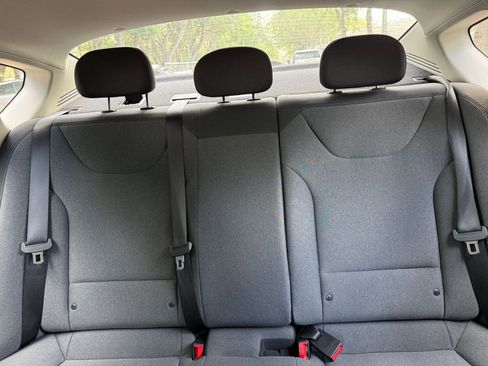 Used 2025 Kia K4 LXS image 36