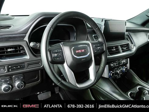 Used 2023 GMC Yukon XL SLT AWD/4WD image 8