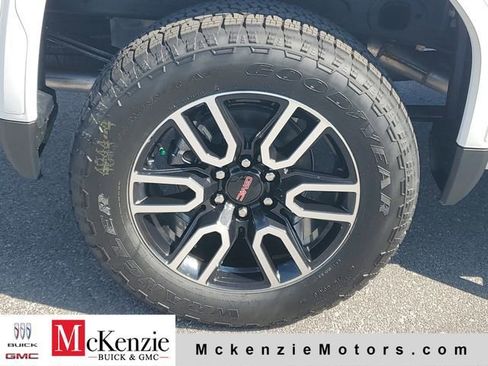 New 2026 GMC Sierra 1500 AT4 w/ AT4 Premium Package AWD/4WD image 30