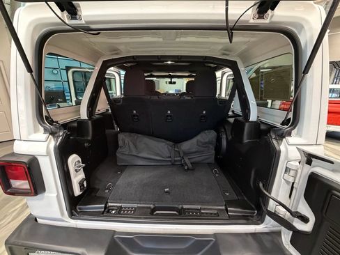 Used 2018 Jeep Wrangler Unlimited Sahara w/ Uconnect 4C Nav & Sound Group AWD/4WD image 45