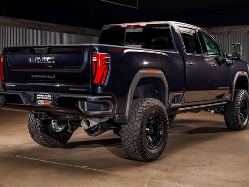 Used 2024 GMC Sierra 2500 Denali w/ Denali Reserve Package image 9