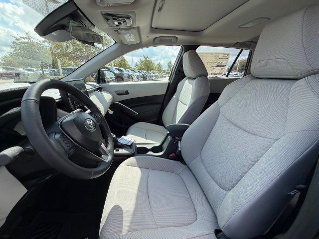 New 2026 Toyota Corolla Cross LE w/ Moonroof Package FWD image 8