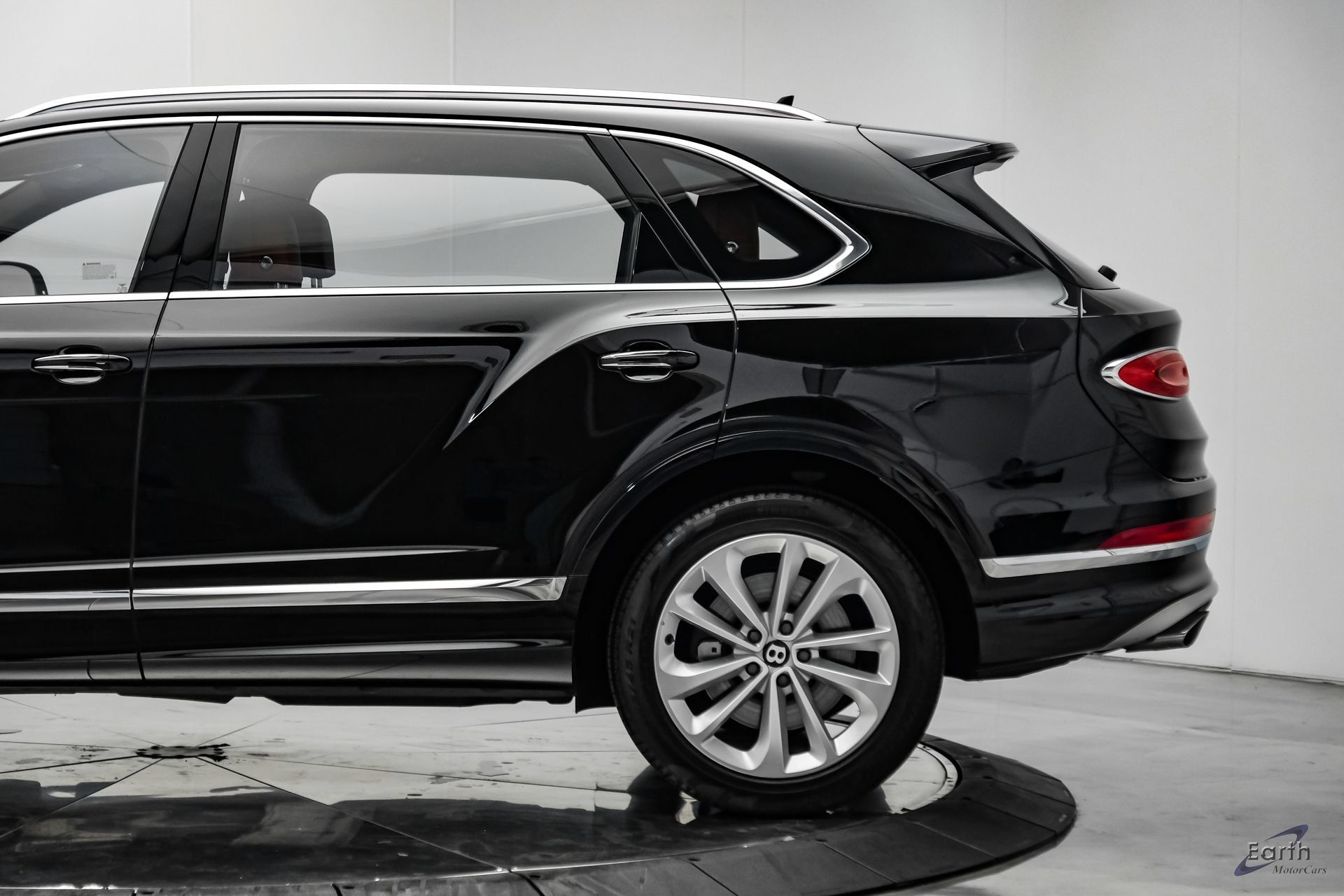Used 2023 Bentley Bentayga Extended Wheelbase AWD/4WD image 7