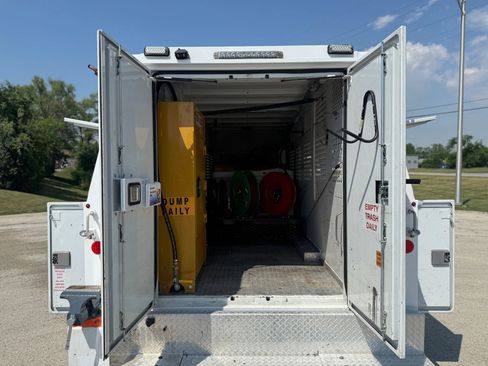 Used 2019 Freightliner Sprinter 3500 w/ Premium Package RWD image 13